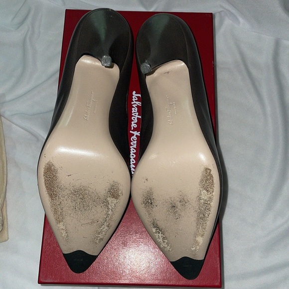 Salvatore Ferragamo amethyst color 4 inch heels size 9AA - Picture 6 of 11